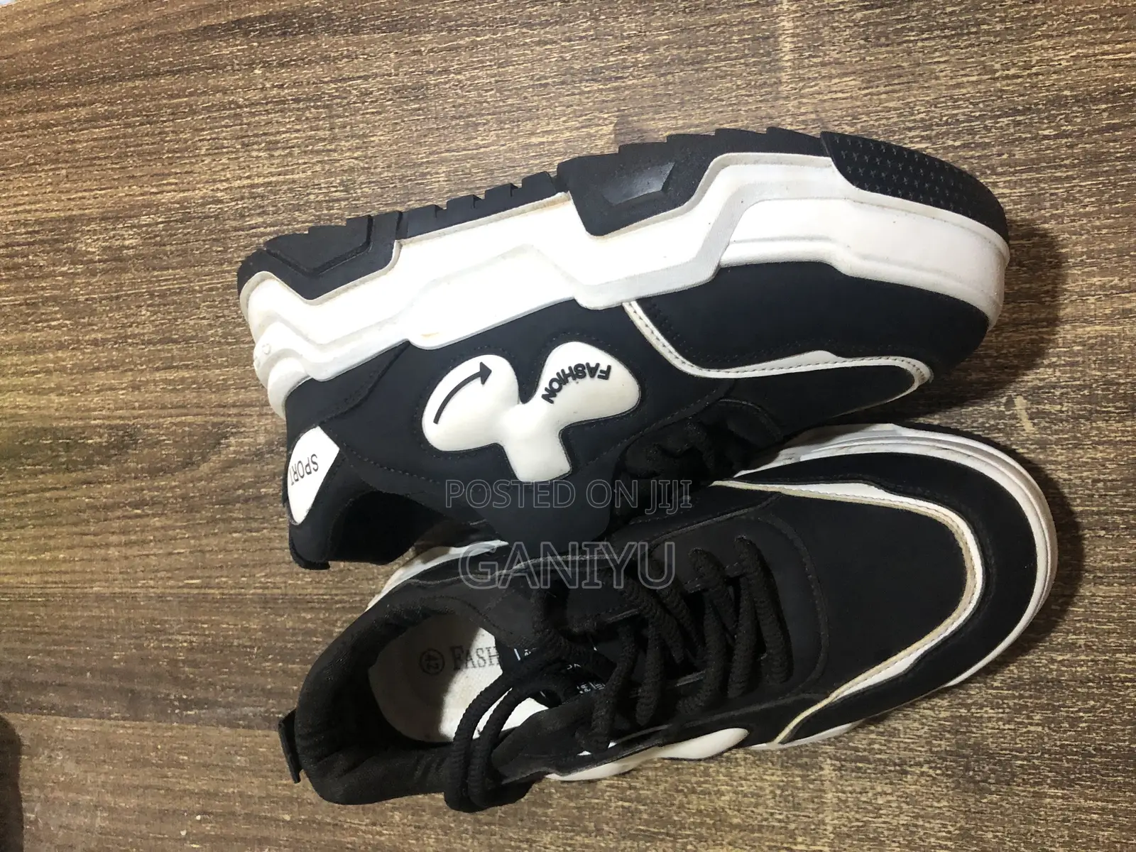 Sneakers Shoe