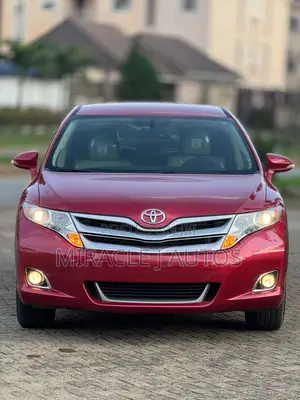 Toyota Venza XLE 4dr Wagon AWD (2.7L 4cyl 6A) 2015 Red