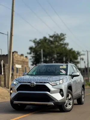 Toyota RAV4 Limited 2026 Silver