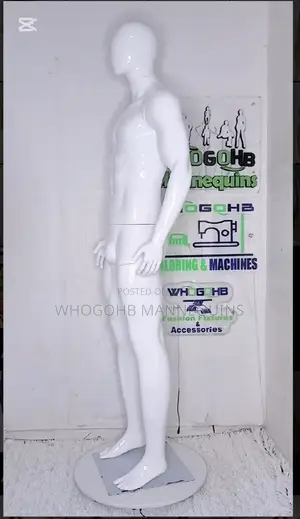Dimkpa Glossy White Faceless Egghead Male Mannequin