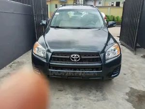 Toyota RAV4 2010 Green