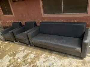 Funiture Neatly Use Going for Afordable Price Made of Foreign Wood