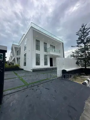 5bdrm Duplex in Osapa london for sale
