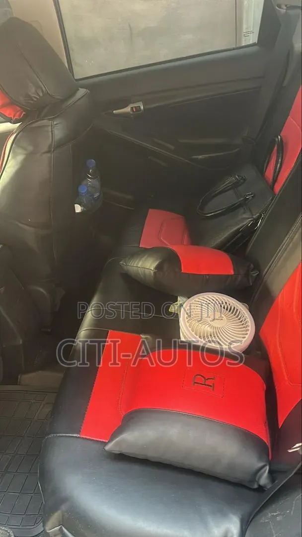 Pontiac Vibe 2010 Gray