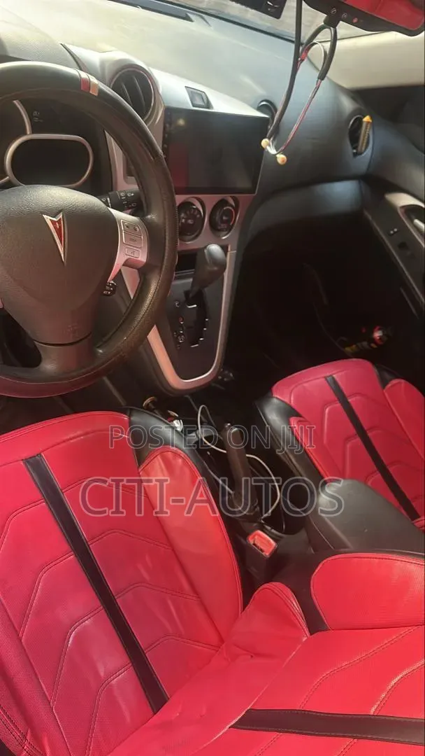 Pontiac Vibe 2010 Gray
