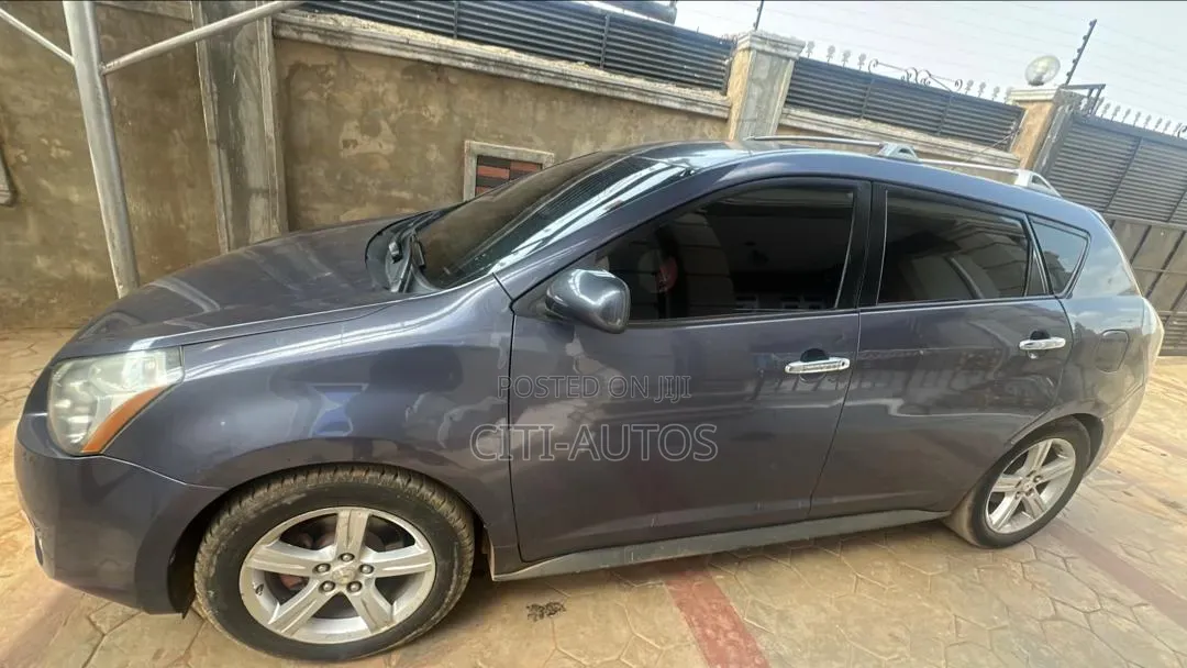 Pontiac Vibe 2010 Gray