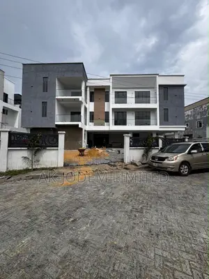3bdrm Apartment in Osapa london for sale