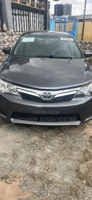 Toyota Camry L 4dr Sedan (2.5L 4cyl 6A) 2012 Gray