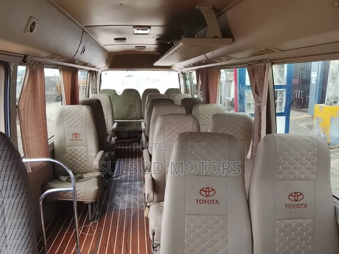 Toyota Coaster 2008 Gold