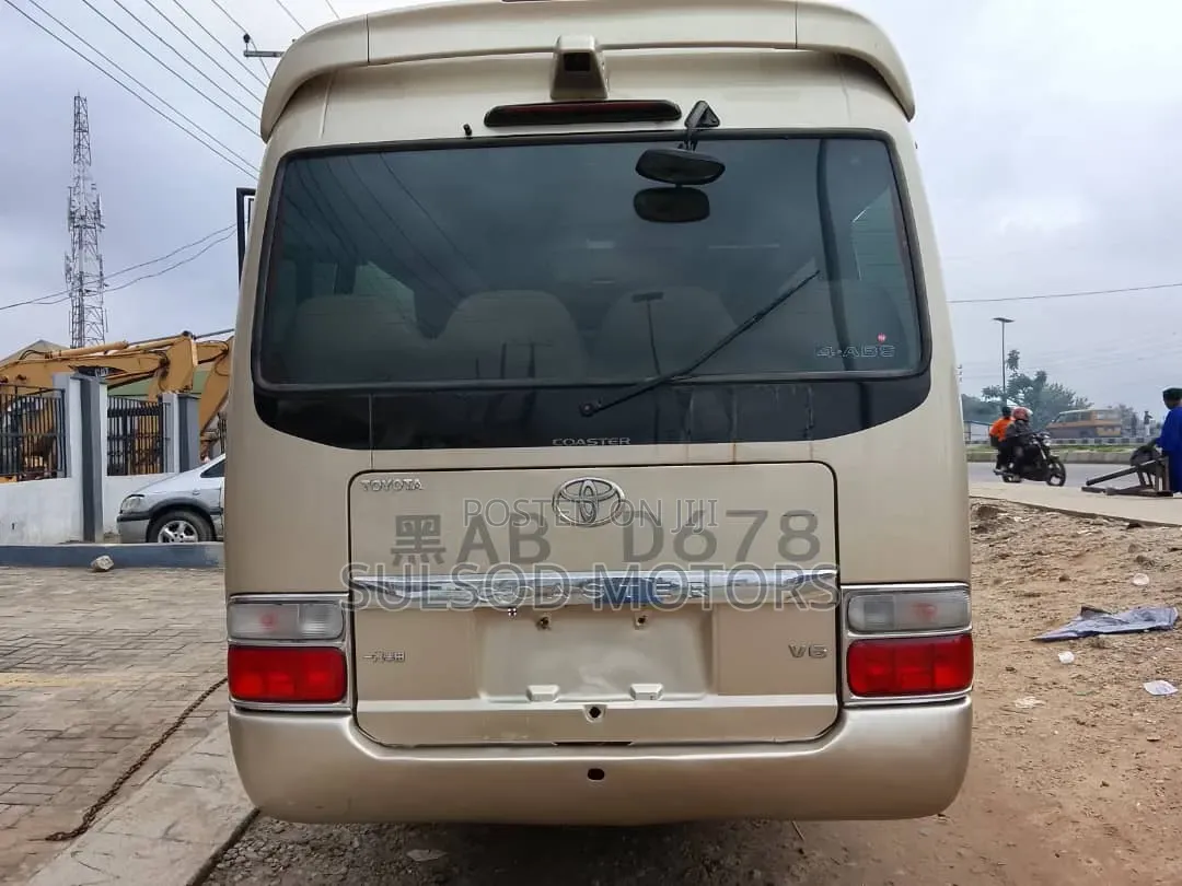 Toyota Coaster 2008 Gold