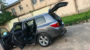 Toyota Highlander 2010 Gray