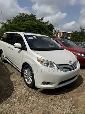 Toyota Sienna Limited 7-Passenger 4dr Minivan (3.5L 6cyl 6A) 2014 White