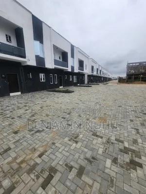 3bdrm Duplex in Abraham Adesanya for rent
