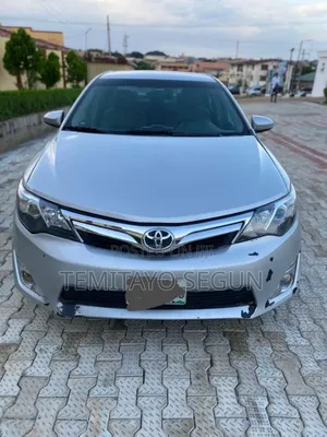 Toyota Camry SE 4dr Sedan (2.5L 4cyl 6A) 2014 Silver