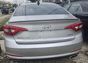 Hyundai Sonata Sport 4dr Sedan (2.4L 4cyl 6A) 2015 Silver