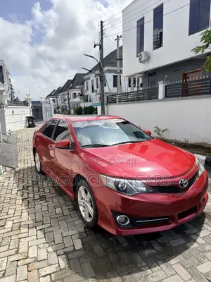 Toyota Camry SE 4dr Sedan (2.5L 4cyl 6A) 2014 Red
