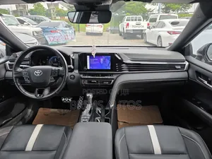 Toyota Camry 2024 White