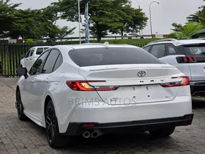 Toyota Camry 2024 White