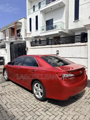 Toyota Camry SE 4dr Sedan (2.5L 4cyl 6A) 2014 Red