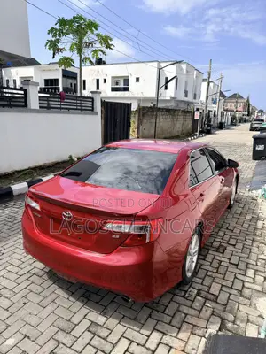 Toyota Camry SE 4dr Sedan (2.5L 4cyl 6A) 2014 Red