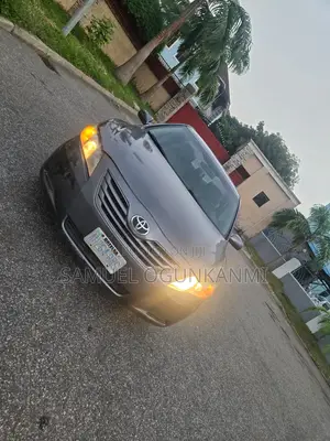 Toyota Camry XLE 4dr Sedan (2.4L 4cyl 5A) 2009 Gray