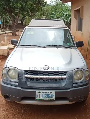 Nissan Xterra Automatic 2000 Gray