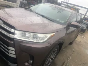 Toyota Highlander 2017 Brown