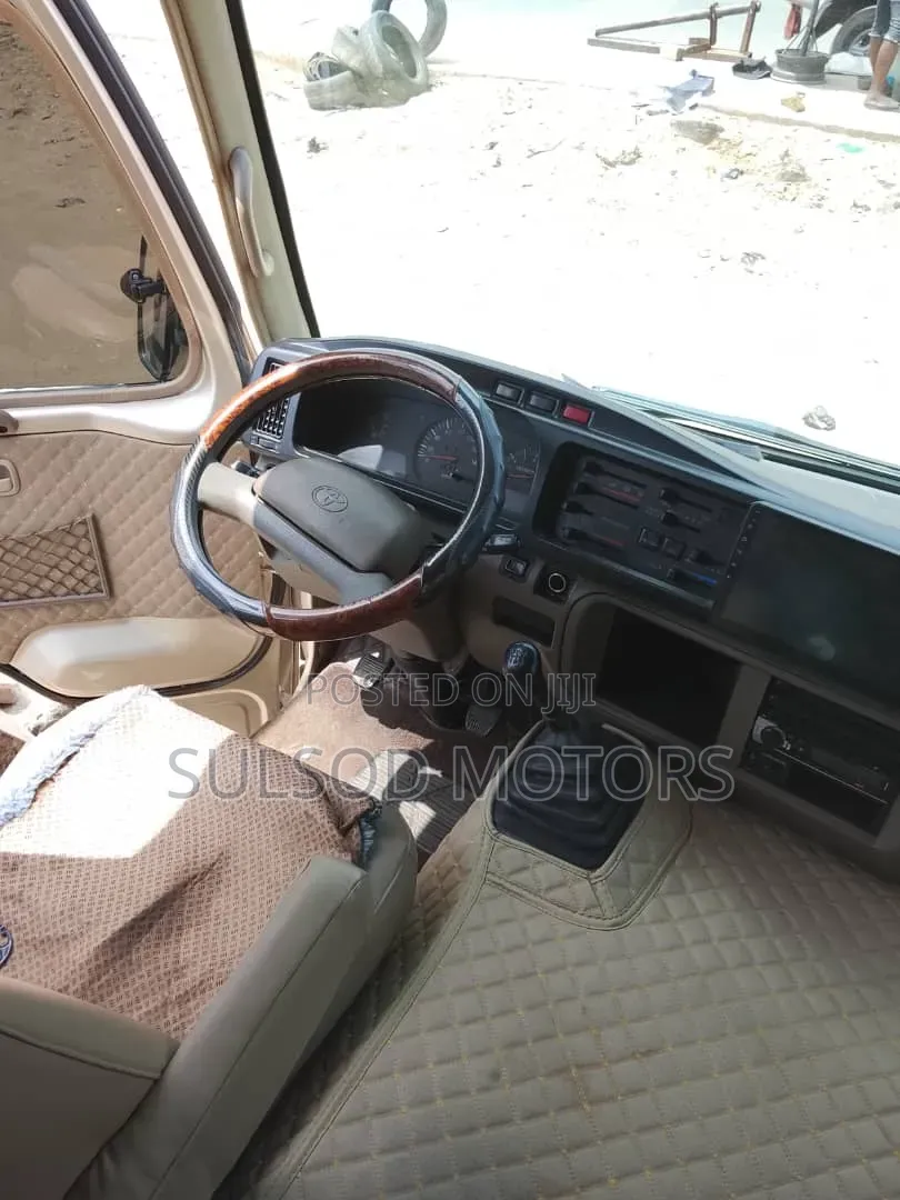 Toyota Coaster 2008 Gold