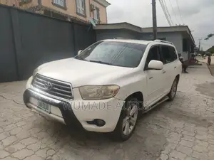 Toyota Highlander Limited 2010 White