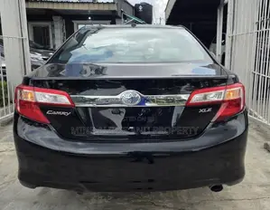 Toyota Camry XLE 4dr Sedan (2.5L 4cyl 6A) 2013 Black