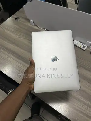 Laptop Apple MacBook Pro 2019 8GB Intel Core i5 HDD 512GB