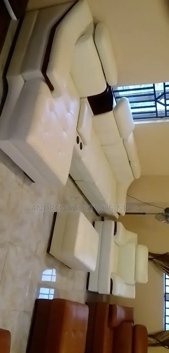 L Shape Sofa Chair by 7seaters