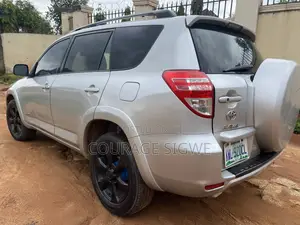 Toyota RAV4 2.5 2011 Silver
