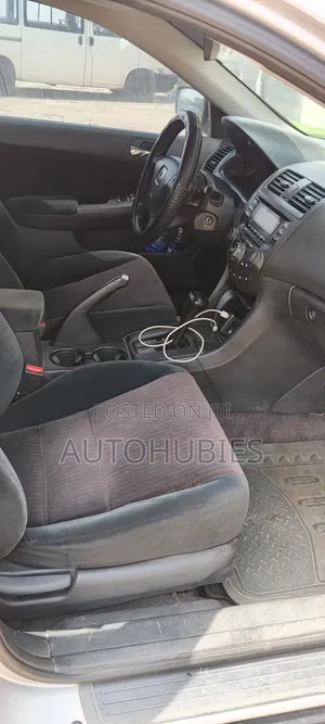 Honda Accord 2005 Silver