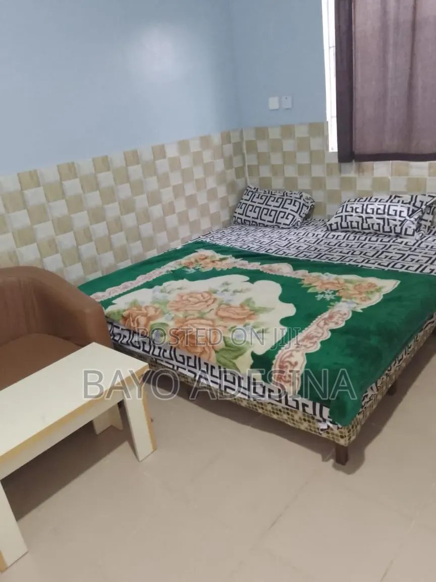10 Rooms Hotel
