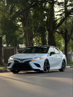 Toyota Camry XSE FWD 2020 White