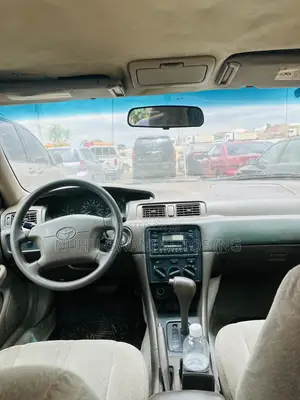 Toyota Camry 2000 Gray