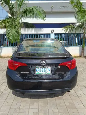 Toyota Corolla 2016 Black