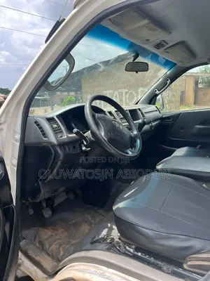 Toyota HiAce 2003 White