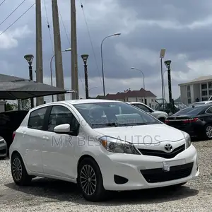 Toyota Yaris SE Hatchback 5dr 2012 White
