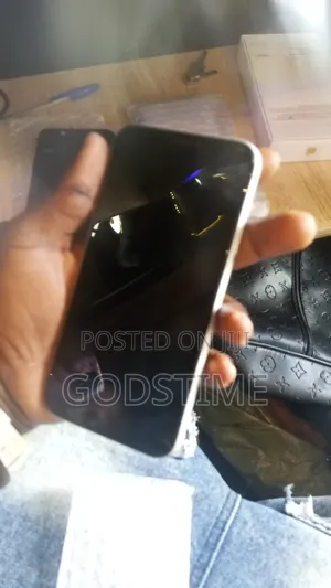 Apple iPhone 11 64 GB White