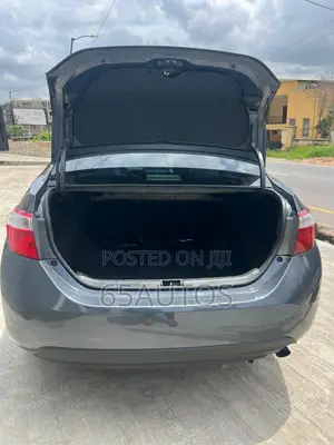Toyota Corolla LE 4dr Sedan (1.8L 4cyl CVT) 2014 Gray