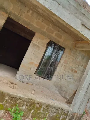 Frameless Windows With 16mm Rod