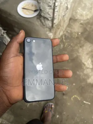 Apple iPhone SE (2020) 64 GB Black
