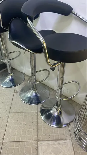 Round Bar Stool With One Year Warranty
