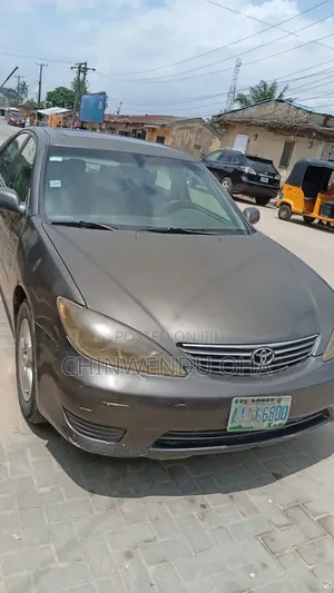 Toyota Camry 2005 Gray