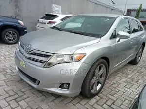Toyota Venza XLE 4dr Wagon AWD (3.5L 6cyl 6A) 2015 Silver