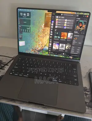 Laptop Apple MacBook 24GB Apple M4 Pro SSD 512GB