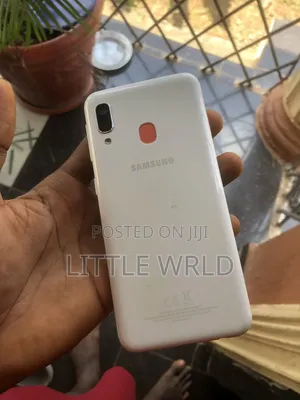 Samsung Galaxy A20e 32 GB White