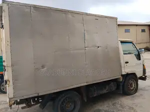 Toyota Dyna 100